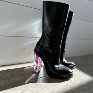 Like new Maison Martin Margiela boot with plexi heel - Size 36.5
